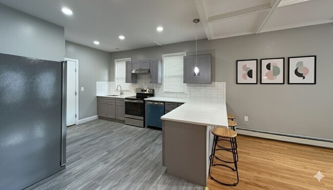 Building Photo - 50 Lithgow St Unit 2