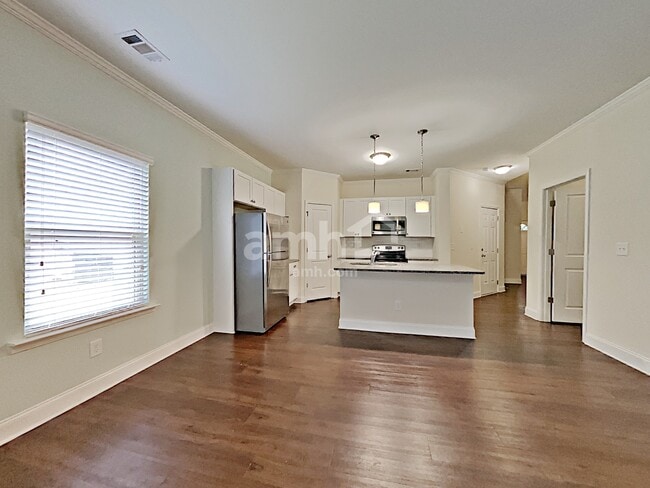 Photo - 2750 Freemont St