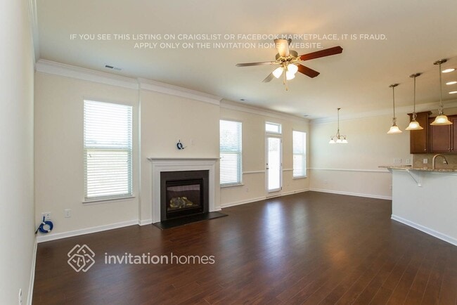 Photo - 457 Augustus Lane