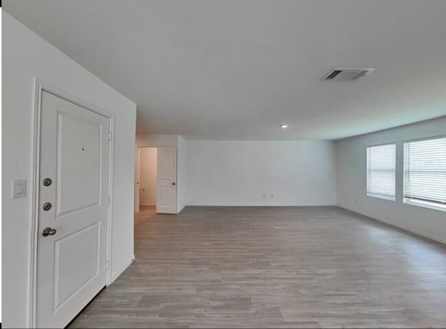 Building Photo - 145 Parish Ln