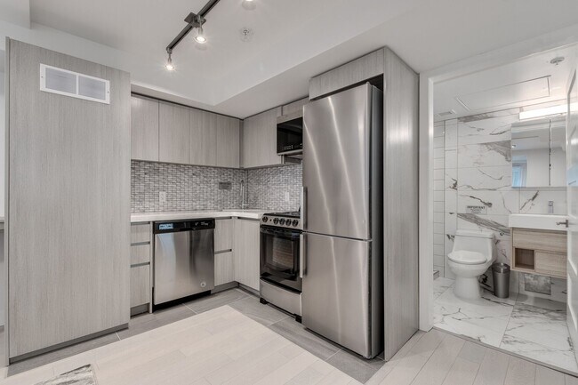 1433 Haro St Unit -