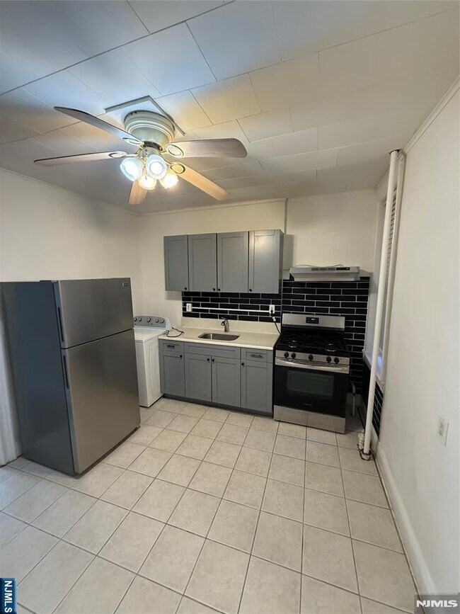 322 Anderson Ave