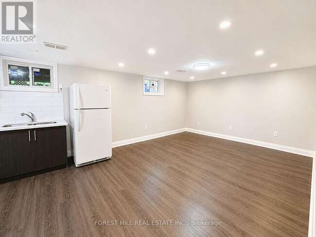 Photo - 81 Farmbrook Rd