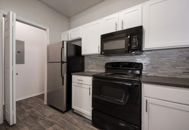 Photo - 6306 N MacArthur Blvd Unidad F1R1 Rental