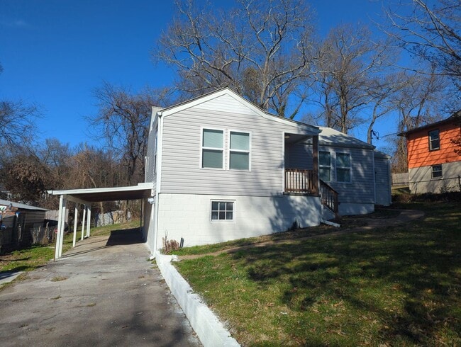 Photo - Great Rossville Family Home