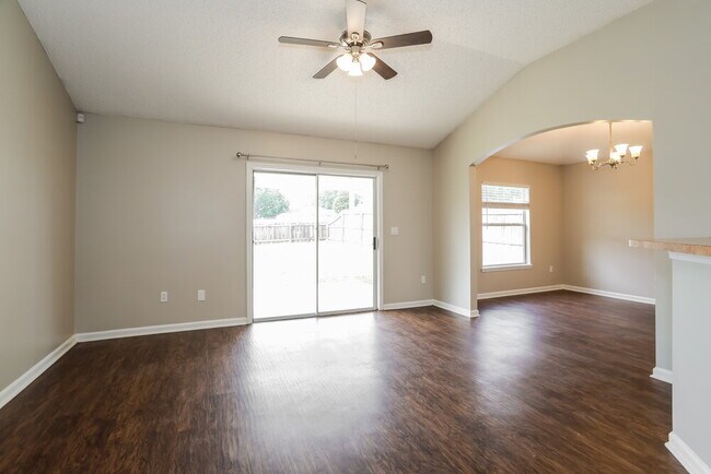 Photo - 1864 Creekview Dr