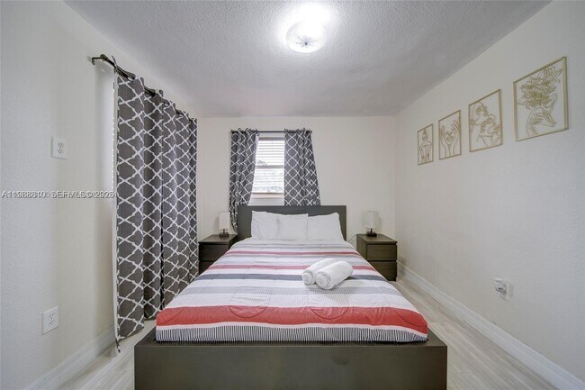 Photo - 427 SW 6th St Unit 5