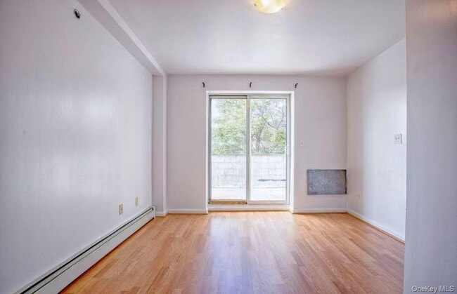 Photo - 132-73 Maple Ave Unit 4D