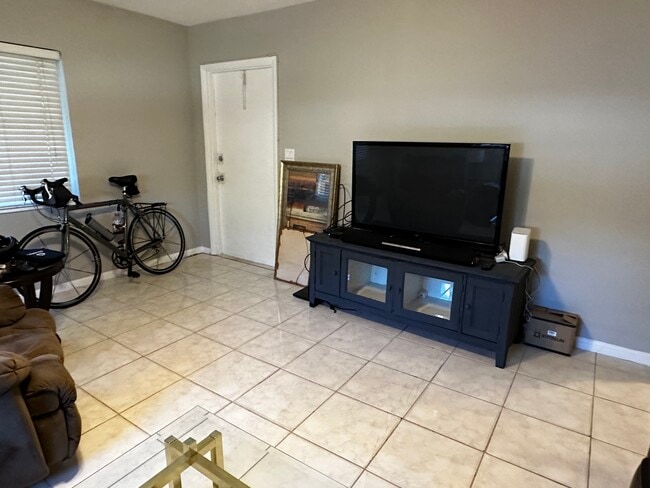 Photo - 240 SW 7th St Unit 10