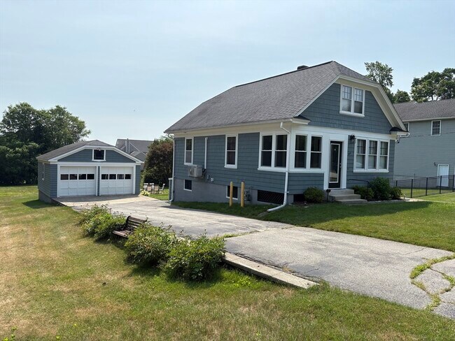 Photo - 202 Lincoln St