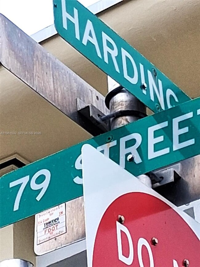 Building Photo - 7860 Harding Ave Unit 4B