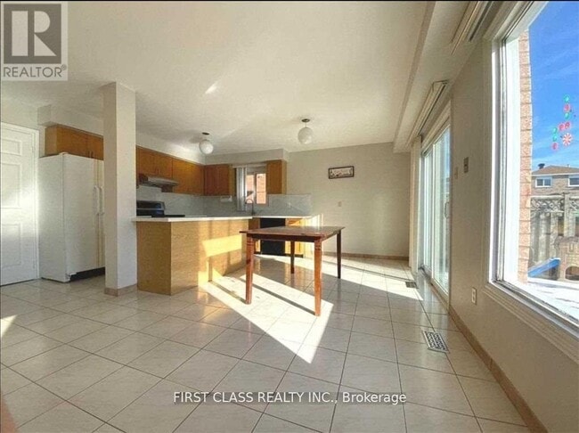 Photo - 11 Coleraine Ave