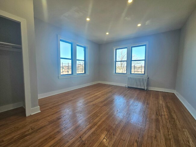 Photo - 600 Salem Ave Unit D5