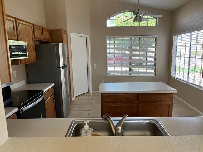 Photo - 33 N Sahuaro Dr