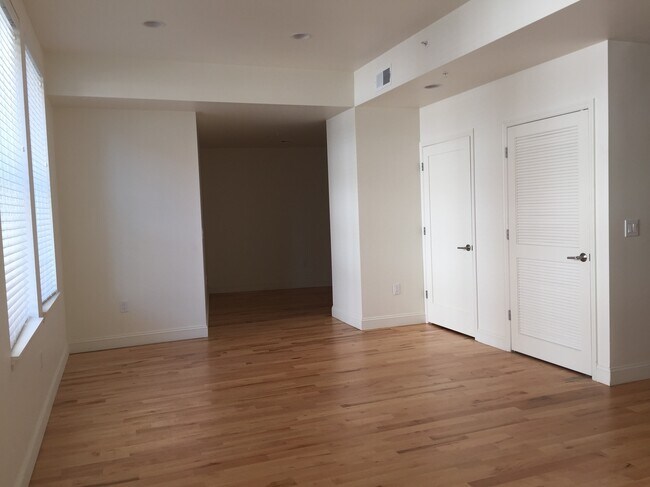 Photo - The Arcade Building