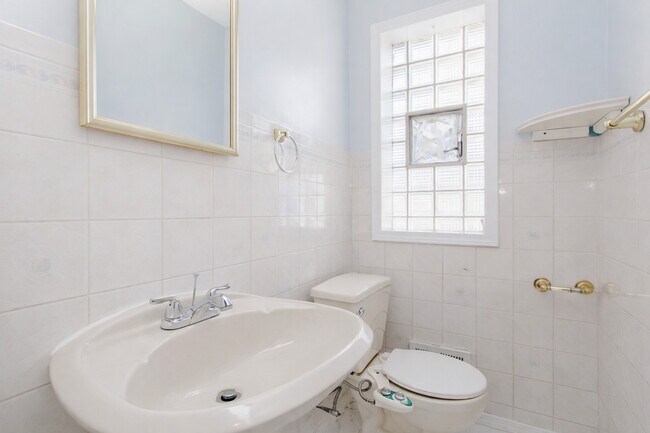 Photo - 612 Maple Ct