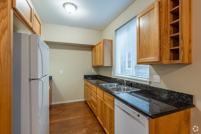 4BR, 2.5BA - 1,702SF - Kitchen