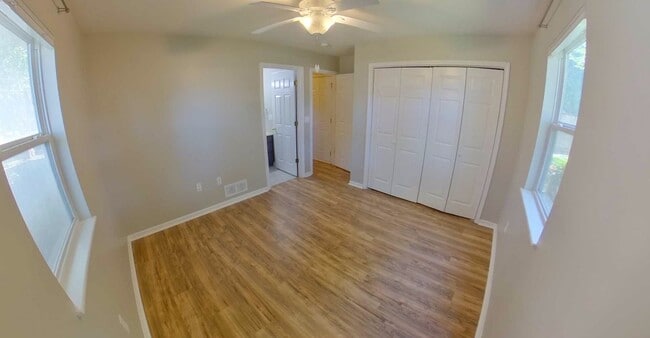 Photo - 3D Tour Available - Newer Flooring + Large Fenced-in Yard! Available July 3rd!
