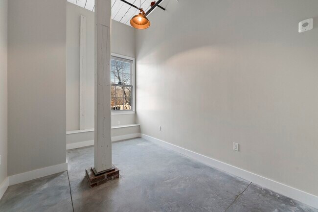 34 Tremaine St Unit 2