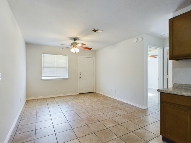 Photo - 1904 Finfeather Rd