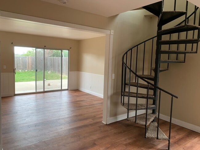 2-Bedroom Home with Balcony in Orcutt – Pe... - 2-Bedroom Home with Balcony in Orcutt – Pe...