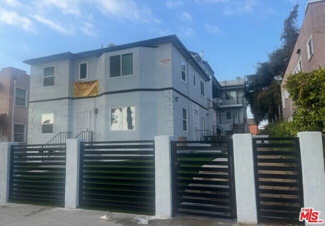Building Photo - 1311 W Martin Luther King Jr Blvd Unit 7 Rental