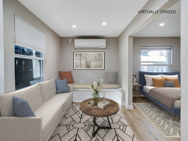 Building Photo - 985 1/2 Dexter St Unit 985 Dexter