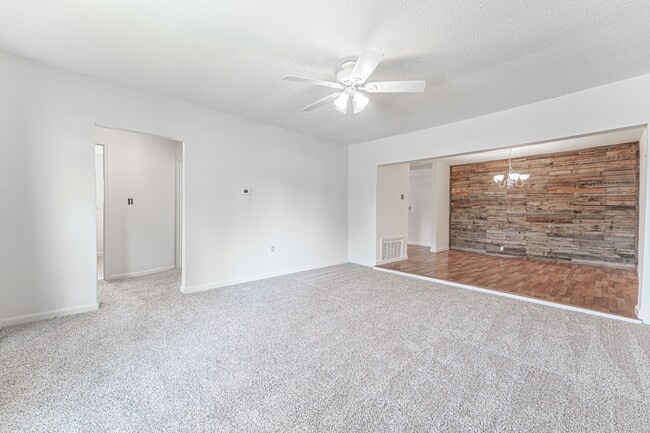 Photo - 100 Walnut St