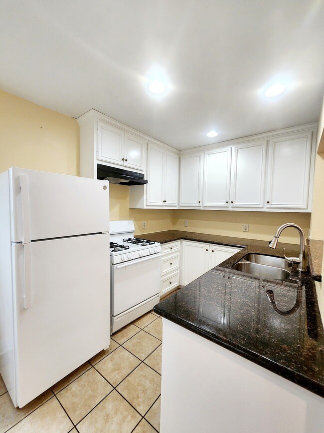 725 E 10 1/2 St