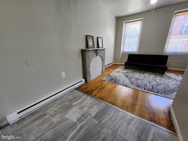 Photo - 403 W 6th St Unit 1