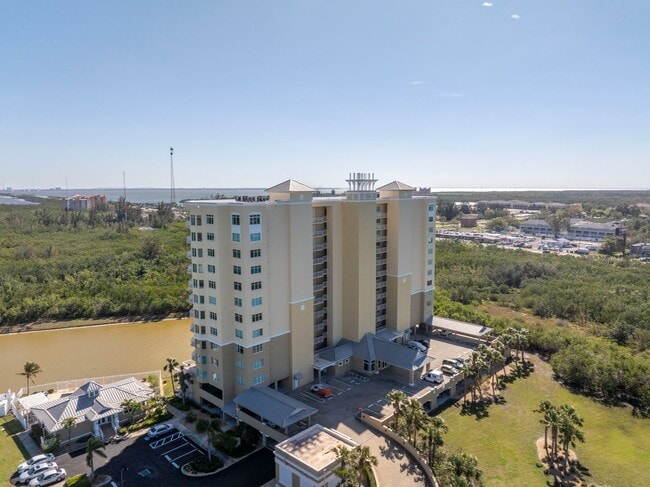 Building Photo - WATER VIEW CONDO 2/2 #714