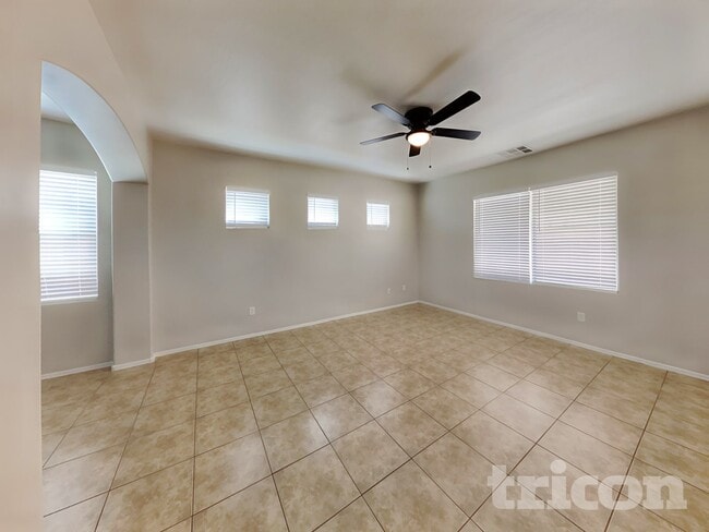 Photo - 3921 W Irwin Ave