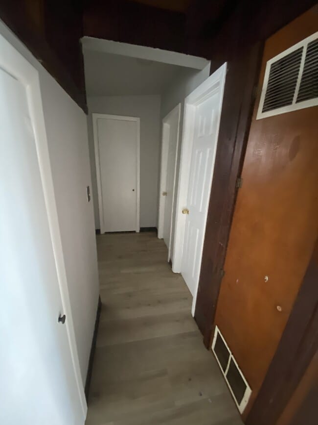 Photo - 619 W Poplar St
