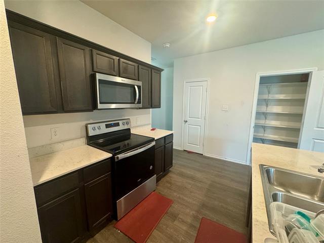 Photo - 3060 Frazier St