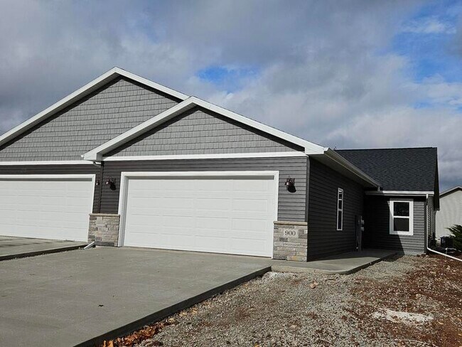 Photo - 900/902 Highland Park Road - 902