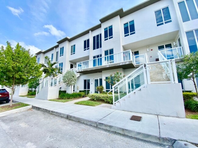 Building Photo - 6415 NW 102nd Path Rental
