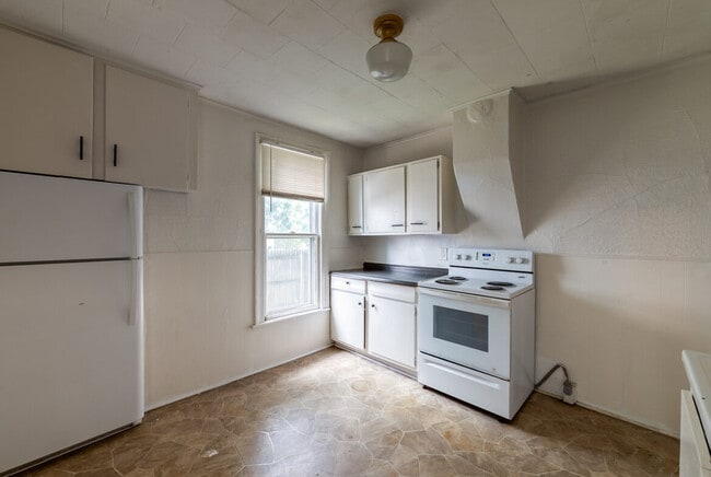 Photo - 222 W Oakland Ave