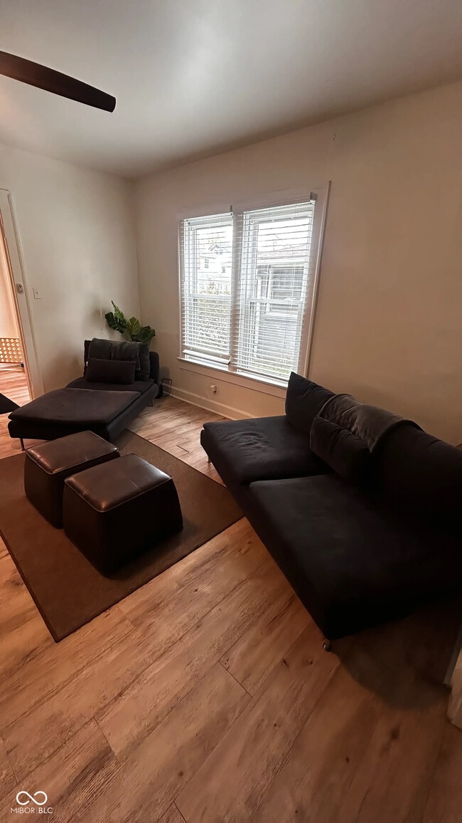 Photo - 3851 Broadway St