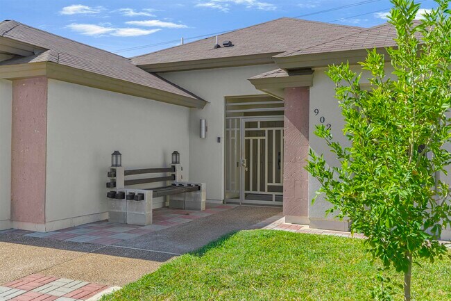 Photo - 902 La Rosita