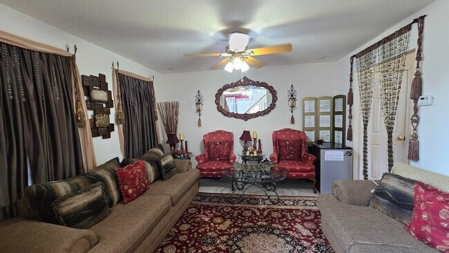 Photo - 1925 Danube Way