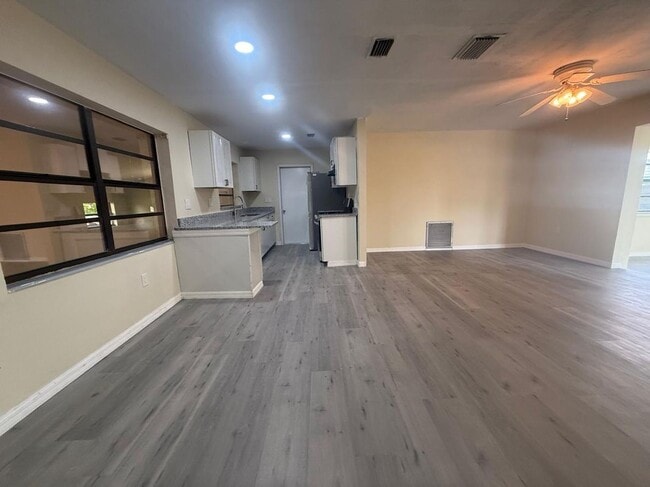 Photo - 329 W Arlington St