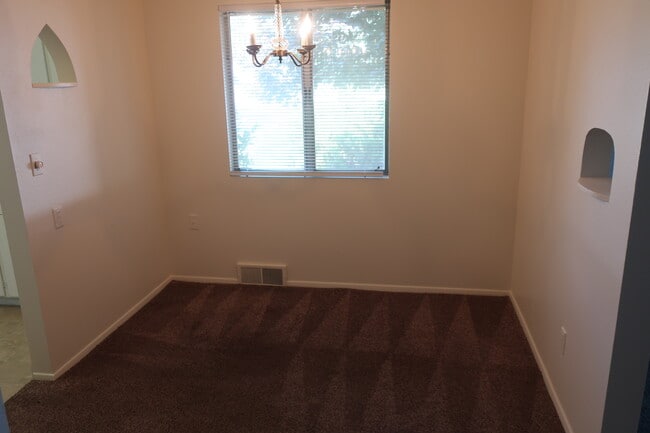 Photo - 121 N Miller St