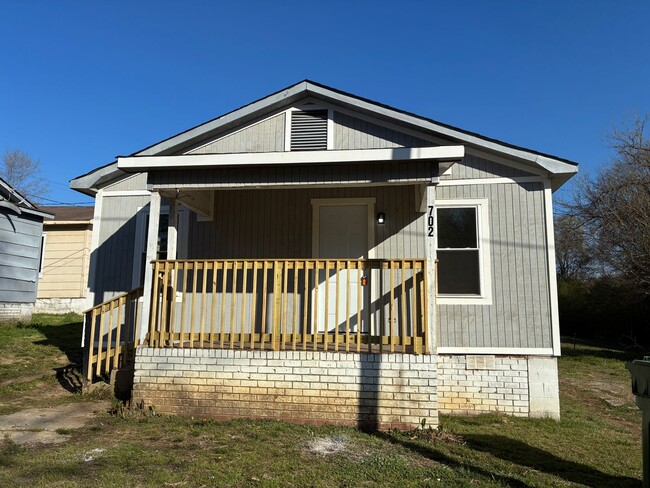 Building Photo - Newly remodeled home is located in Lancaster, SC 29720.