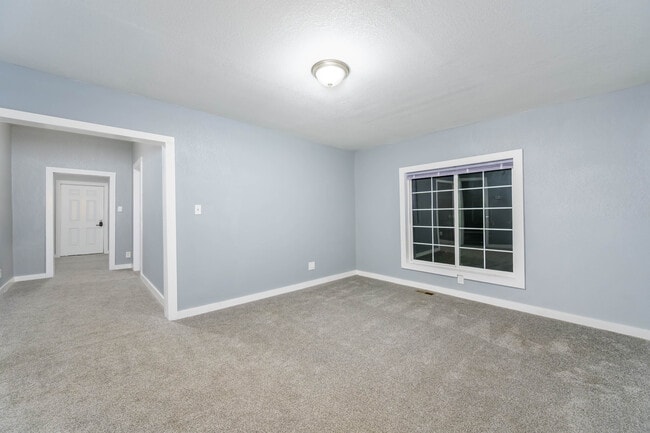 Photo - 407 W 6th Ave