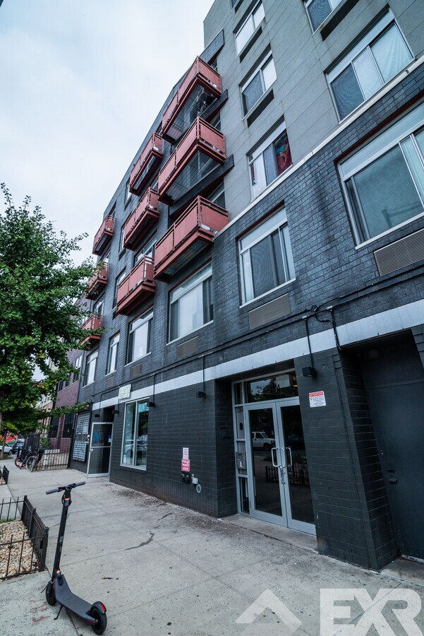 184 Noll St Apartment Unit 2G Brooklyn, NY