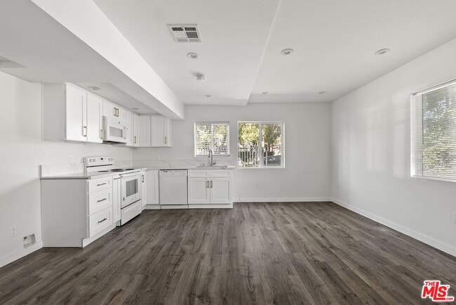 Photo - 5142 Denny Ave