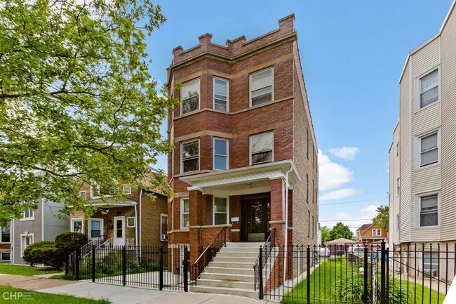 Building Photo - 2138 N Keeler Ave Unit 1