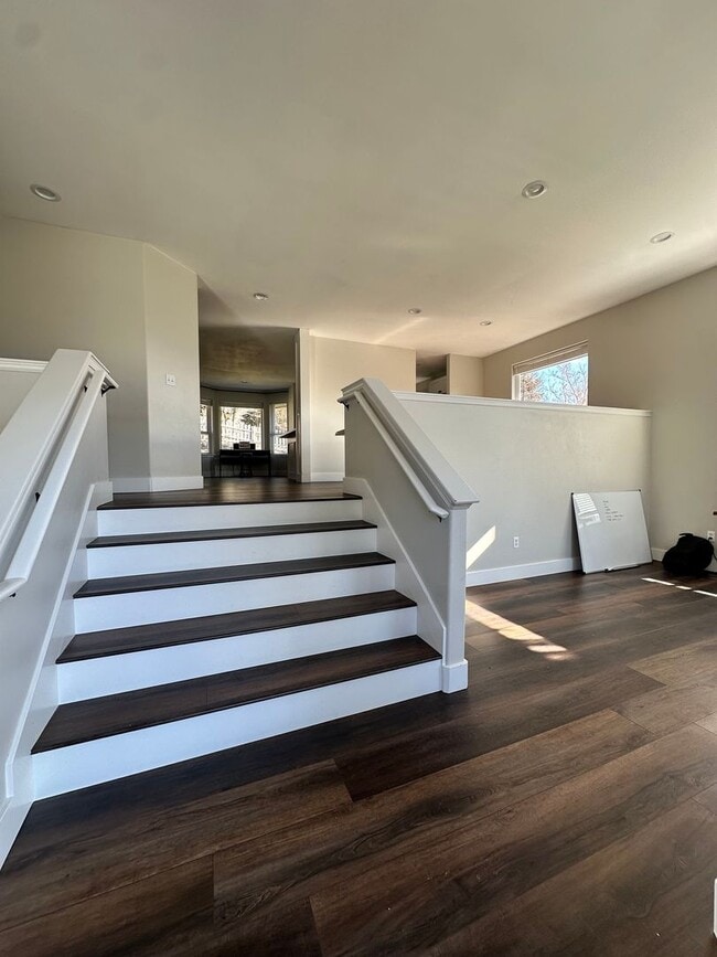 Photo - Spacious Multi-Generational Home with Stunning Views – 5 Bed, 3 Bath