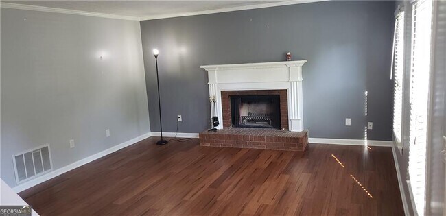 Photo - 760 Indian Lake Dr NW