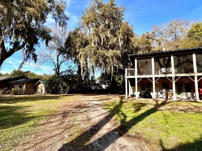 Photo - Coastal Retreat-Large 3/2-Must See